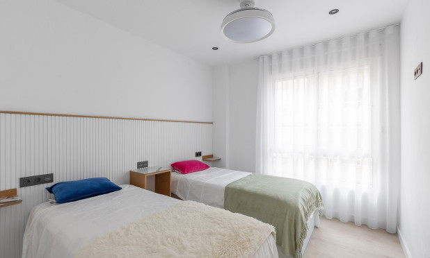 Odsprzedaż - Mieszkanie w bloku - Montesinos - Los Montesinos