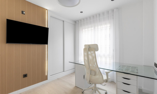 Odsprzedaż - Mieszkanie w bloku - Montesinos - Los Montesinos