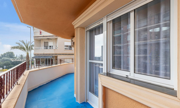 Odsprzedaż - Mieszkanie w bloku - Montesinos - Los Montesinos