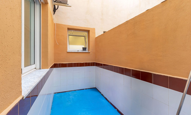 Odsprzedaż - Mieszkanie w bloku - Montesinos - Los Montesinos