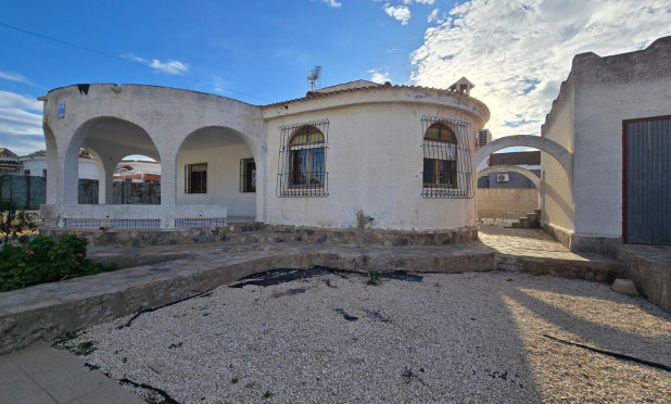 Resale - Villa - Torrevieja - El Chaparal