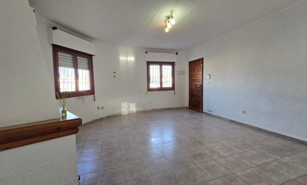 Resale - Villa - Torrevieja - El Chaparal
