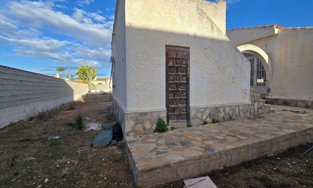 Resale - Villa - Torrevieja - El Chaparal