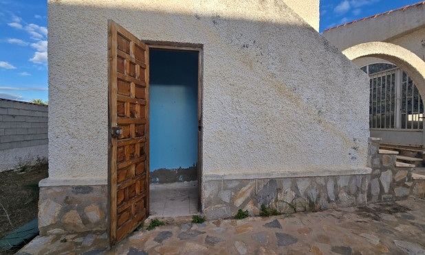 Resale - Villa - Torrevieja - El Chaparal