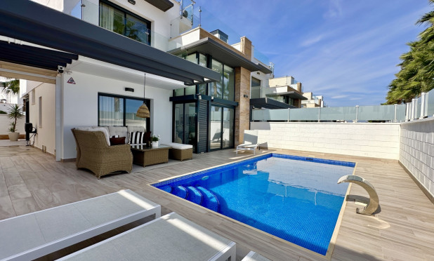 Revente - Villa - Orihuela Costa - Lomas de Cabo Roig