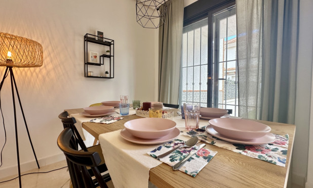 Wiederverkauf - Stadthaus - San Miguel de Salinas