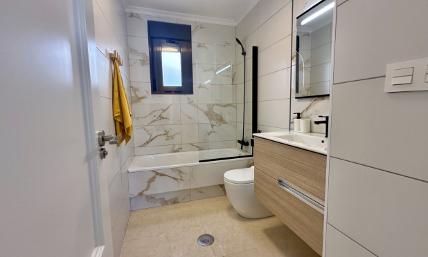 Wiederverkauf - Stadthaus - San Miguel de Salinas