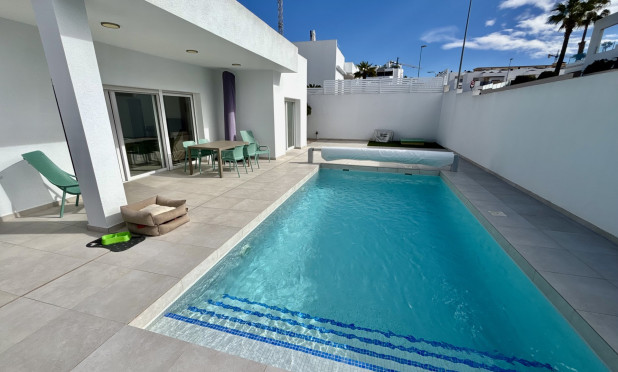 Obra nueva - Villa - Binijófar