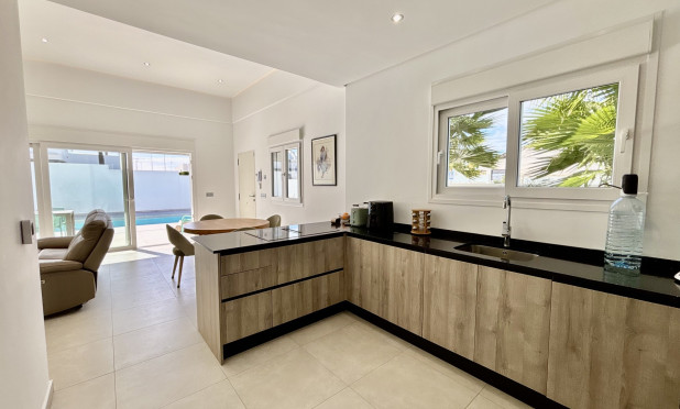 Obra nueva - Villa - Binijófar