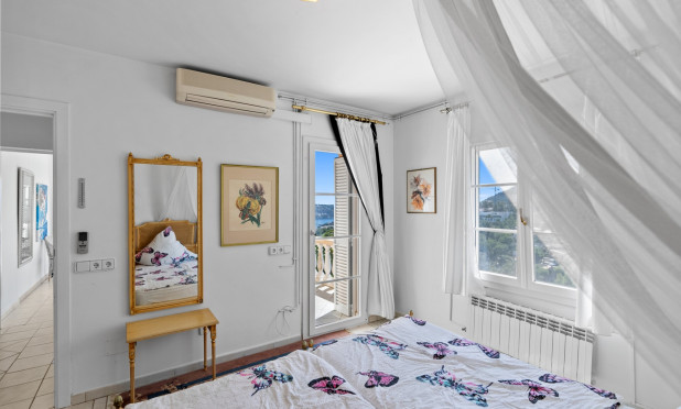 Resale - Villa - Port d'Andratx - Andratx