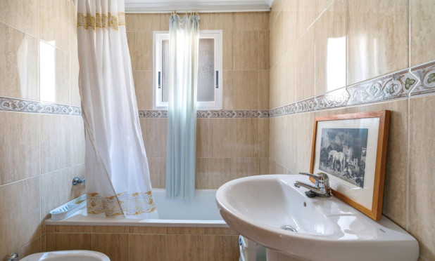 Resale - Apartment / flat - Torrevieja - Playa de los locos