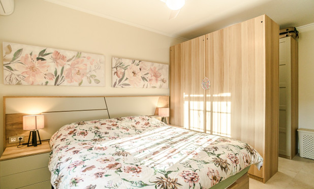 Odsprzedaż - Villa - Catral