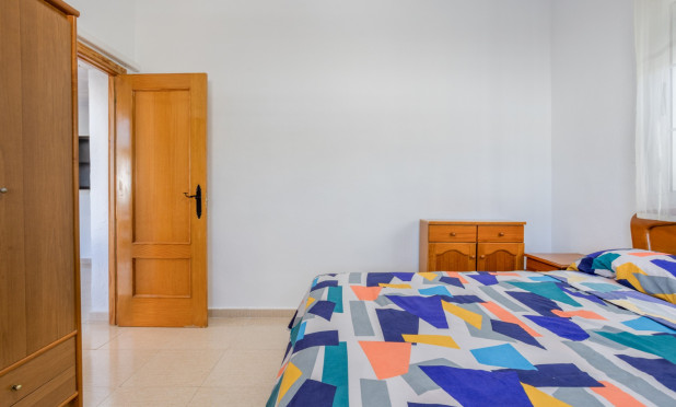 Resale - Villa - Torrevieja - Urbanización San Luis