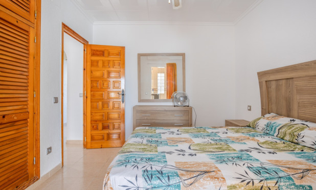 Resale - Villa - Torrevieja - Urbanización San Luis