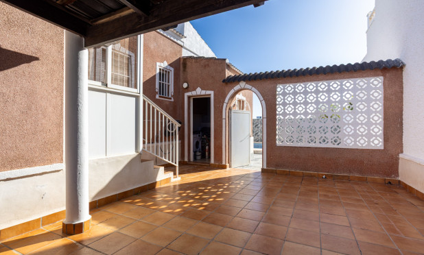 Resale - Villa - Torrevieja - Urbanización San Luis