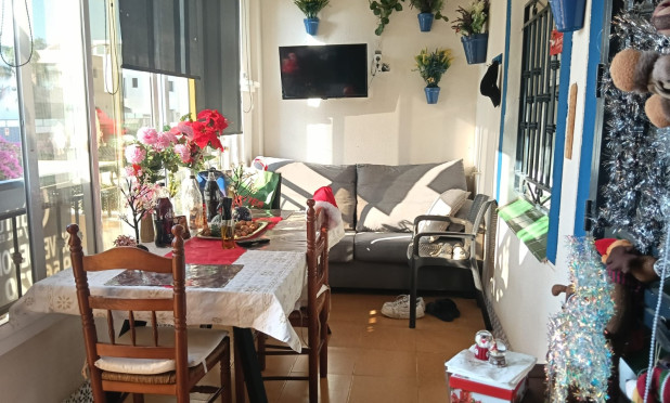 Odsprzedaż - Mieszkanie w bloku - Montesinos - La Herrada