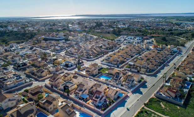 Resale - Finca / Country Property - Rojales - Pueblo