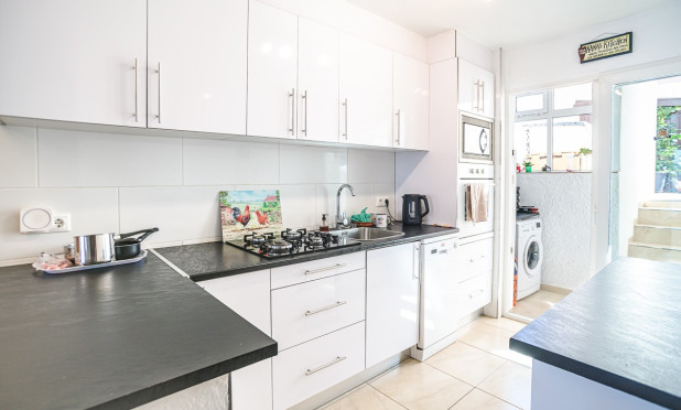 Resale - Apartment / flat - Orihuela Costa - Los Balcones