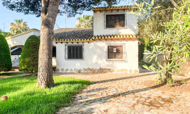Resale - Villa - Orihuela Costa - Punta Prima