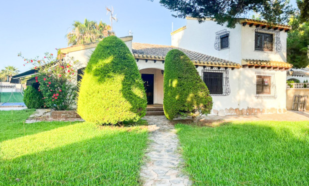 Resale - Villa - Orihuela Costa - Punta Prima