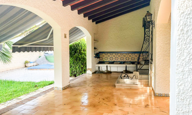 Resale - Villa - Orihuela Costa - Punta Prima