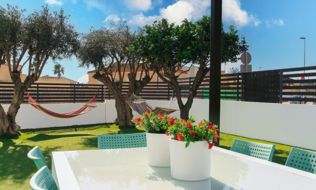 Resale - Townhouse - Torrevieja - Aguas Nuevas