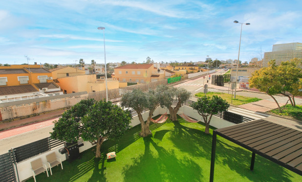 Resale - Townhouse - Torrevieja - Aguas Nuevas
