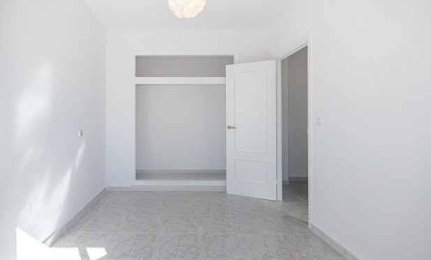 Odsprzedaż - Finca / Nieruchomość wiejska - San Miguel de Salinas