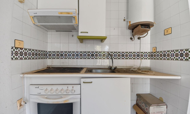 Resale - Apartment / flat - Torrevieja - Calas blanca