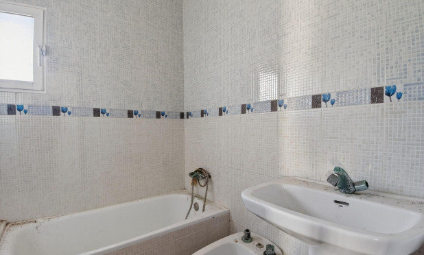 Resale - Apartment / flat - Torrevieja - Calas blanca