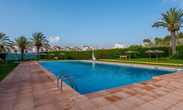 Resale - Apartment / flat - Torrevieja - Calas blanca