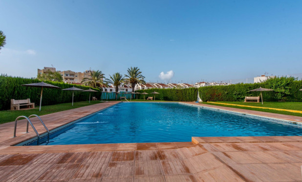 Resale - Apartment / flat - Torrevieja - Calas blanca