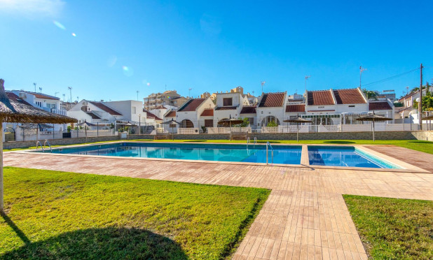 Resale - Apartment / flat - Torrevieja - Calas blanca