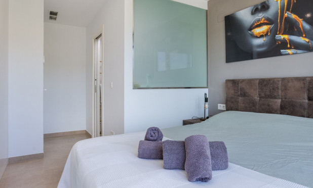 Herverkoop - Herenhuis - Benijofar