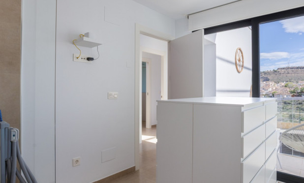 Herverkoop - Herenhuis - Benijofar