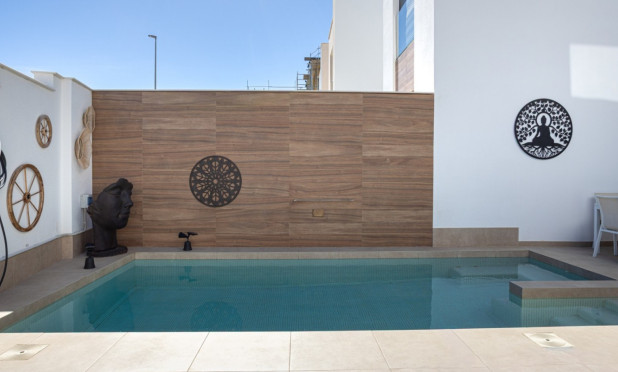 Herverkoop - Herenhuis - Benijofar