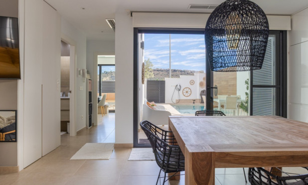 Herverkoop - Herenhuis - Benijofar