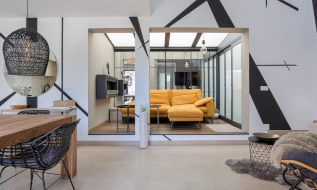 Herverkoop - Herenhuis - Benijofar