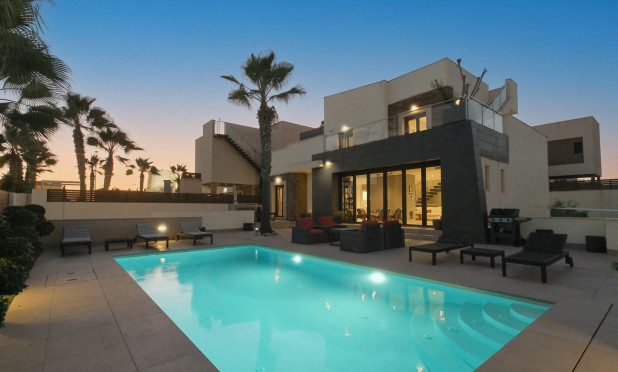 Revente - Villa - Torrevieja - Aguas Nuevas