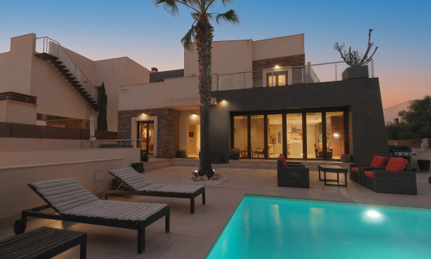 Revente - Villa - Torrevieja - Aguas Nuevas