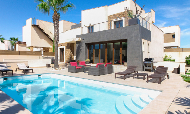 Revente - Villa - Torrevieja - Aguas Nuevas