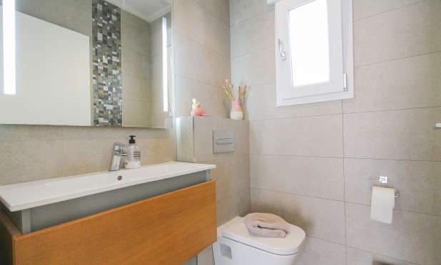 Revente - Villa - Torrevieja - Aguas Nuevas