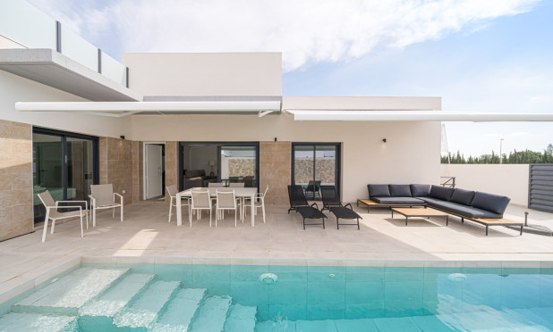 Resale - Townhouse - Daya Nueva