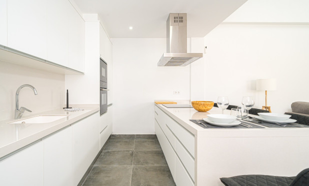 Resale - Townhouse - Daya Nueva