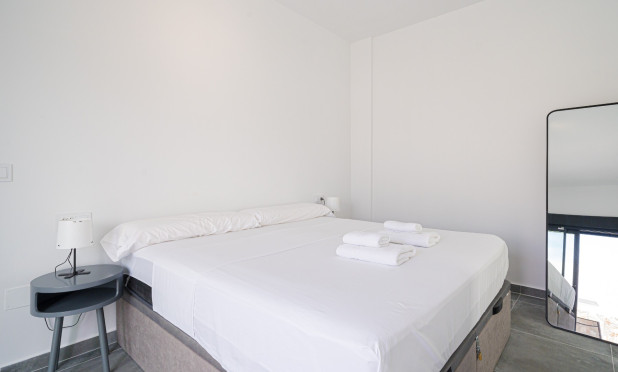 Resale - Townhouse - Daya Nueva