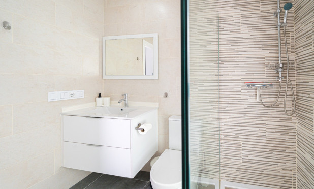 Resale - Townhouse - Daya Nueva