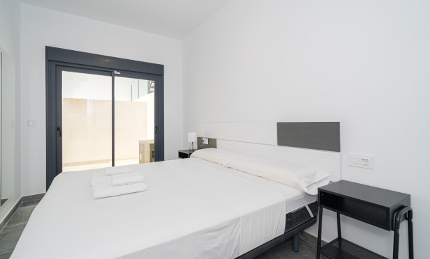 Resale - Townhouse - Daya Nueva