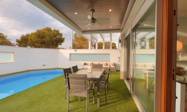 Reventa - Villa - Orihuela Costa - Mil Palmeras