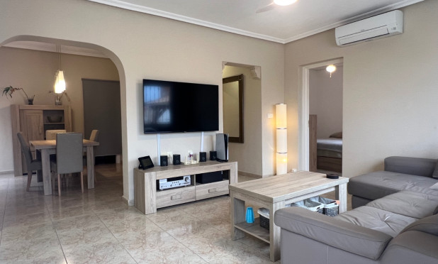 Odsprzedaż - Villa - Ciudad Quesada