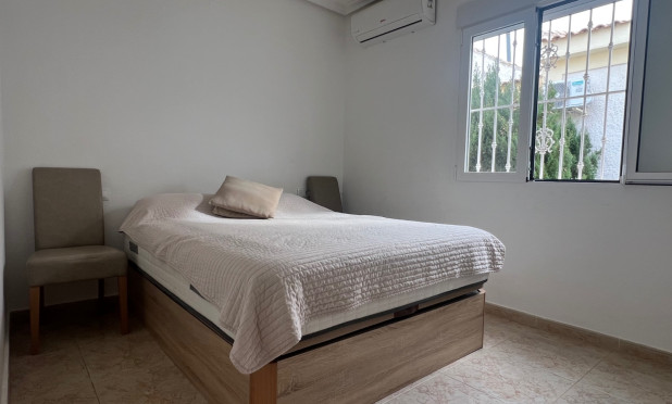 Odsprzedaż - Villa - Ciudad Quesada